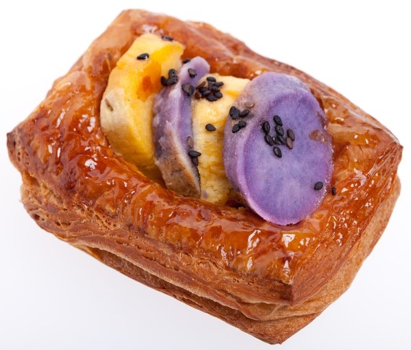 1202px-Sweet_potato_flaky_pastry