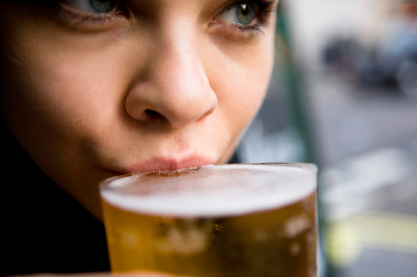 woman-drinking-beer